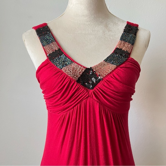 Bui Yah Kah Red Beaded V-neck Bodycon Pencil Dress with Square Back for Women - Picture 4 of 9